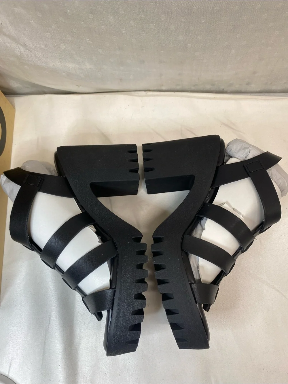 Madden NYC Genesis Fisherman Black Strappy Lug Heel Sandals Size 7